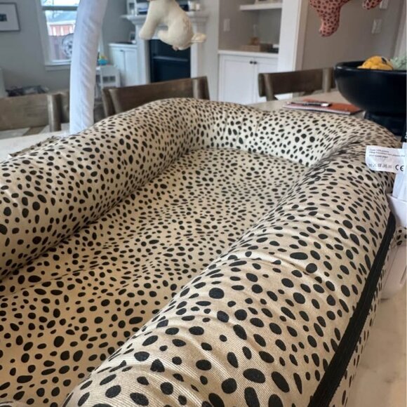 DockATot Deluxe+ Dock in Spots Print w/ Animal Toy Arch - Picture 3 of 6